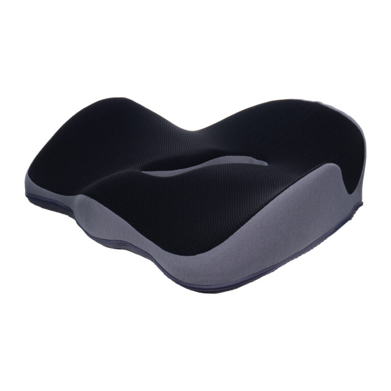 Almofada ortopédica preta com espuma de memória e design ergonômico curva W para assento confortável e suporte lombar.