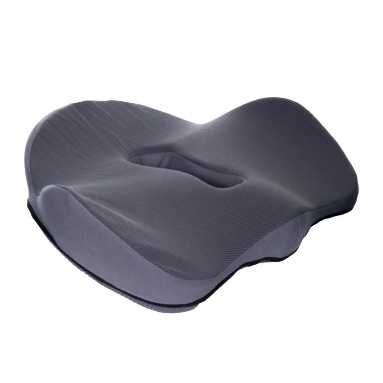 Almofada ortopédica cinza com espuma de memória e design ergonômico curva W para assento confortável e suporte lombar.